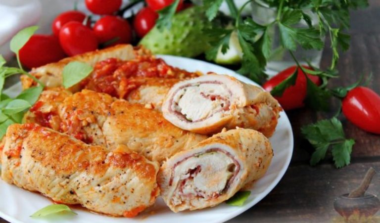 Rolouri delicioase din piept de pui. Se coc foarte repede