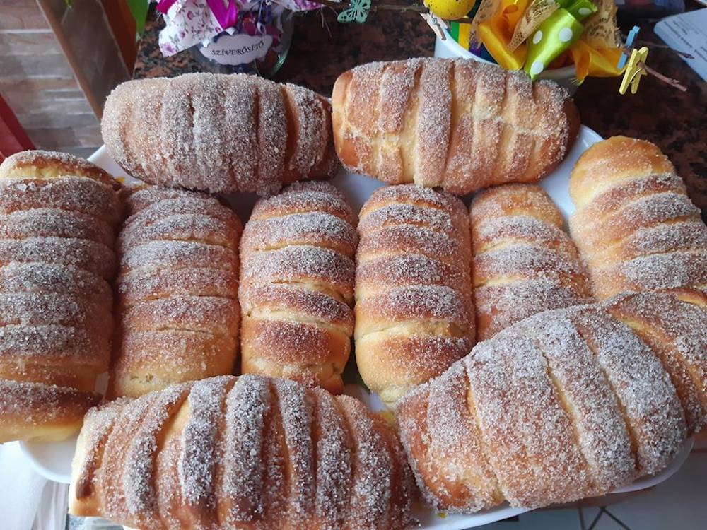 Rulouri cu scorțișoară și cremă de vanilie - Gustul pe care nu îl uiți niciodată