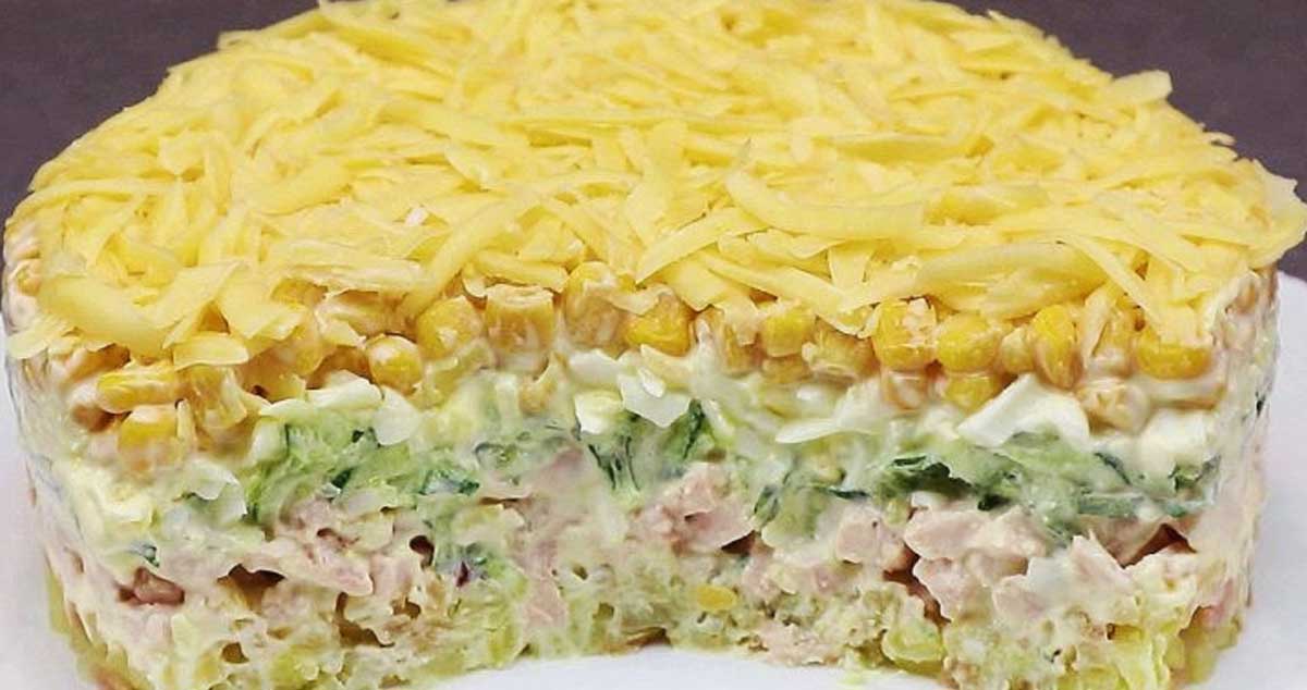 Salată aperitiv – Dora – cu carne de pui și legume. Sățioasă și bună!
