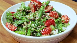 Salata de Rucola și Căpșune - Doamne Ce Arome și Cât de Bogată e în Vitamine