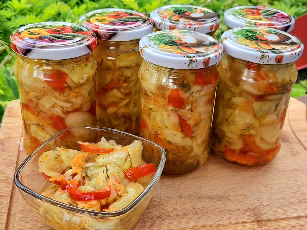 Salată de castraveți și ardei pentru iarnă - eu o fac în fiecare an. Este nemaipomenită!