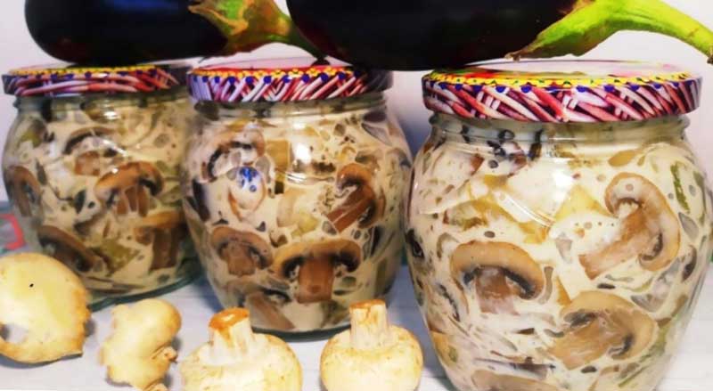Salată delicioasă cu vinete și ciuperci
