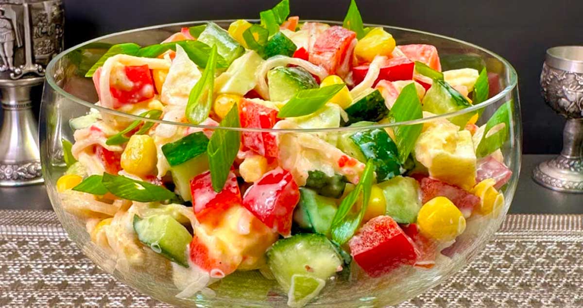 Salată delicioasă cu ouă: Această salată va dispărea prima de pe masă! Este incredibil de gustoasă și sățioasă!