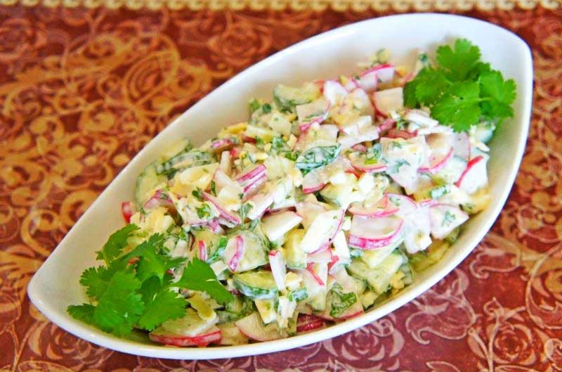 Cu siguranță nu ai încercat până acum această salată minunată de ridichi. Uite cât de simplă e