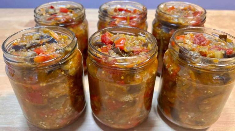 Salată de vinete la borcan: o gustare delicioasă pentru iarnă