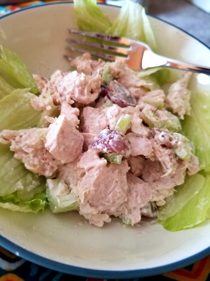 Salată gustoasă și sănătoasă de pui - Este foarte sățioasă și te ajută să slăbești