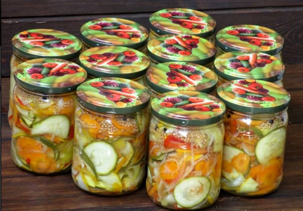 Salată de dovlecei la borcan - rețeta veche a bunicii