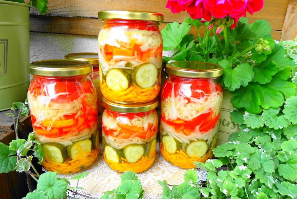 Salată de legume pentru iarnă - arată excelent în borcane și are un gust la fel de bun