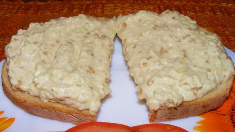 Salată de vinete pufoasă și gustoasă