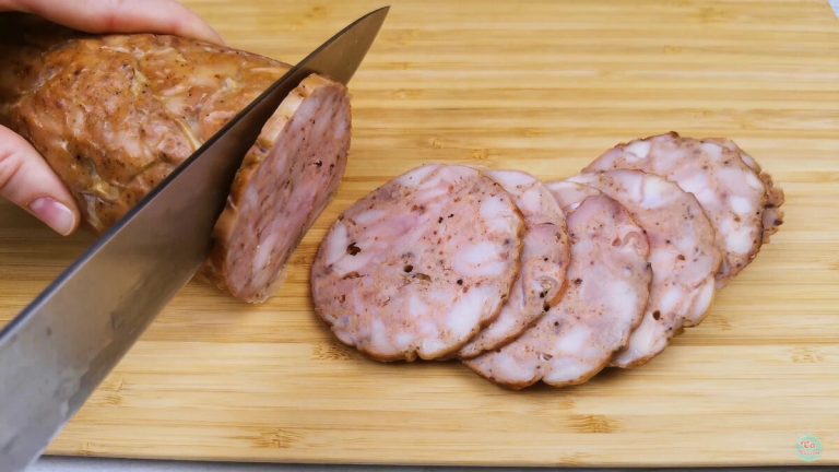 Cea mai bună șuncă din pulpe dezosate de pui: fragedă și foarte gustoasă