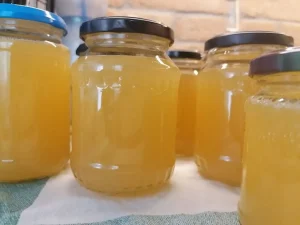 Dulceață din flori de soc incredibil de bună – regret că nu am făcut-o mai devreme