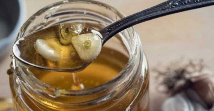 Siropul de usturoi este de 10 ori mai puternic decât antibioticul. Este foarte ușor de preparat