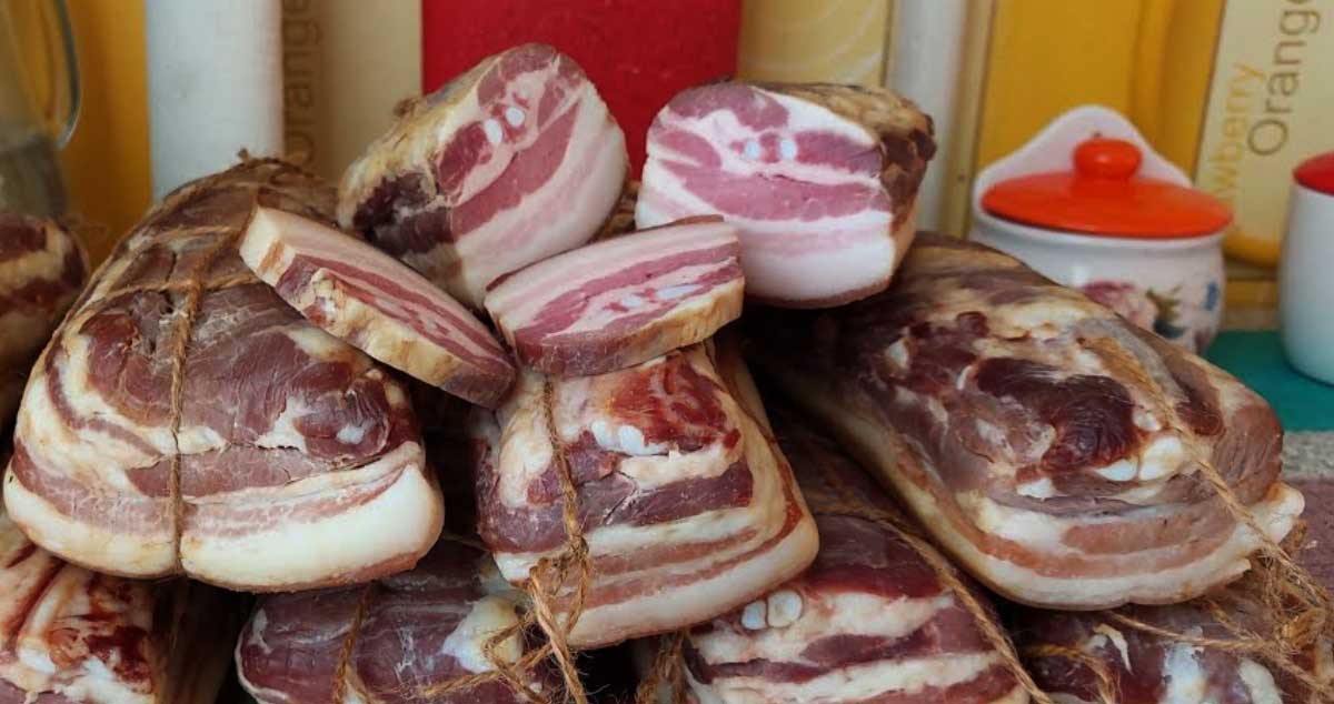 Slănină DELICIOASĂ și FRAGEDĂ - Iată REȚETA și CONDIMENTELE