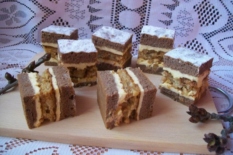 Prăjitură Snickers - o rețetă interesantă și gustoasă