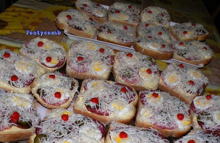 Ai musafiri nepoftiți? Iată o rețetă rapidă - Sandișuri festive