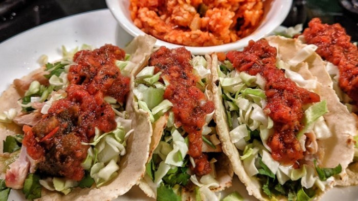 Taco cu carne de porc și ardei poblano. O rețetă uimitoare