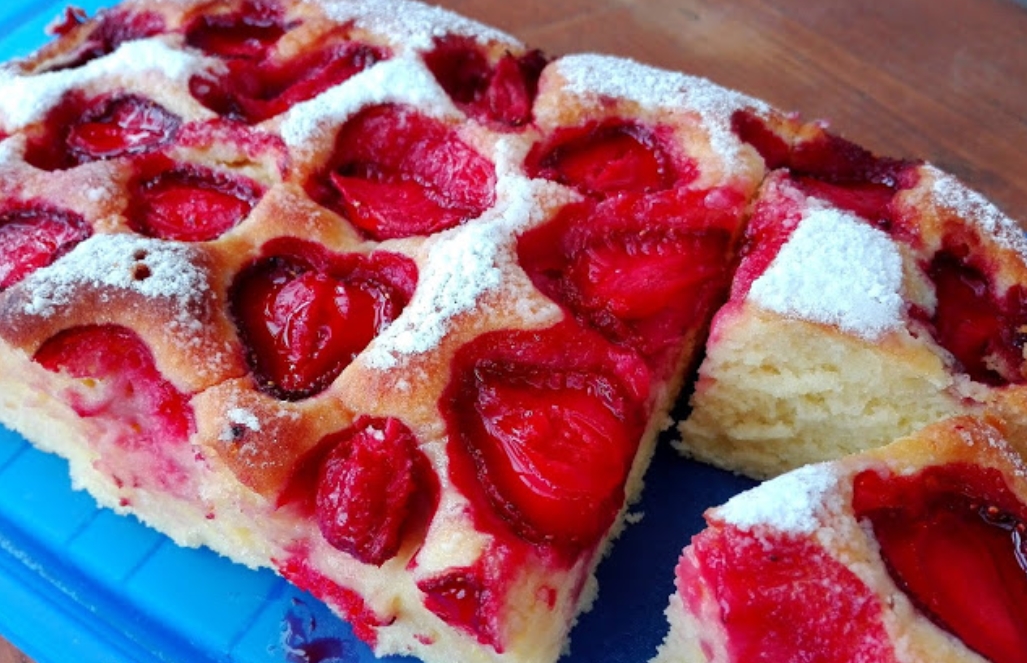 Tartă cu iaurt și căpșuni - Un desert ieftin