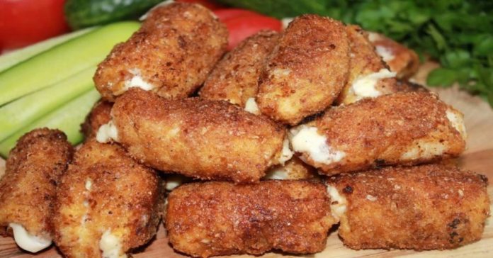 Rulouri din piept de pui și cremă de brânză - Crocante și gustoase. Din doar 5 ingrediente!