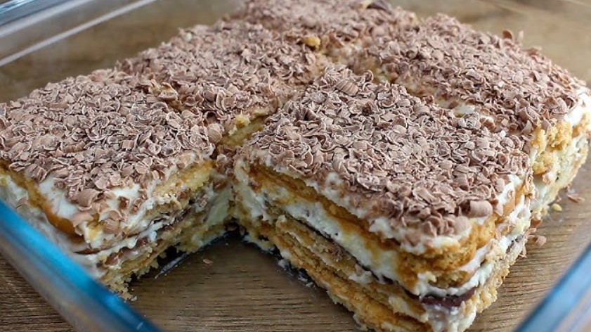 Tort cu brânză și biscuiți- Rețetă simplă