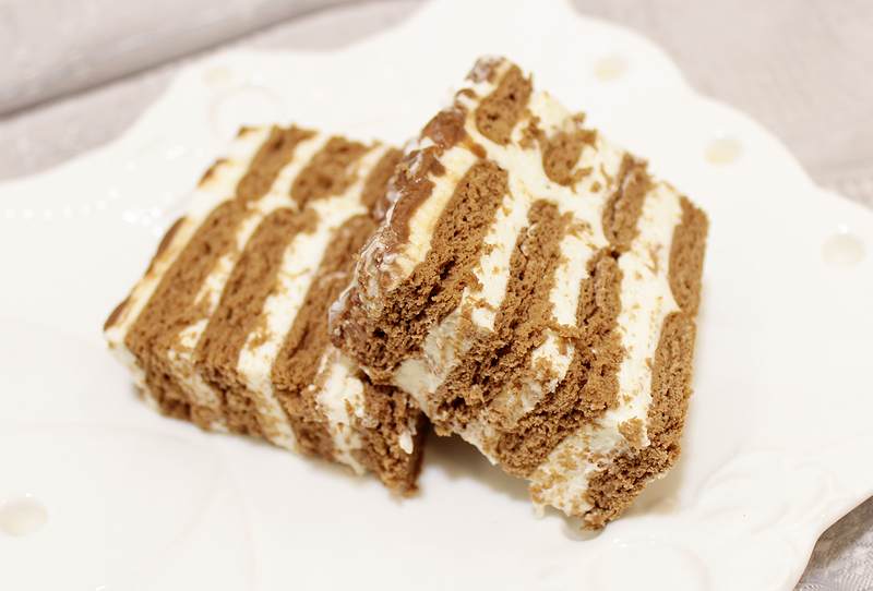 Tort de biscuiți - un desert dulce pe placul tuturor
