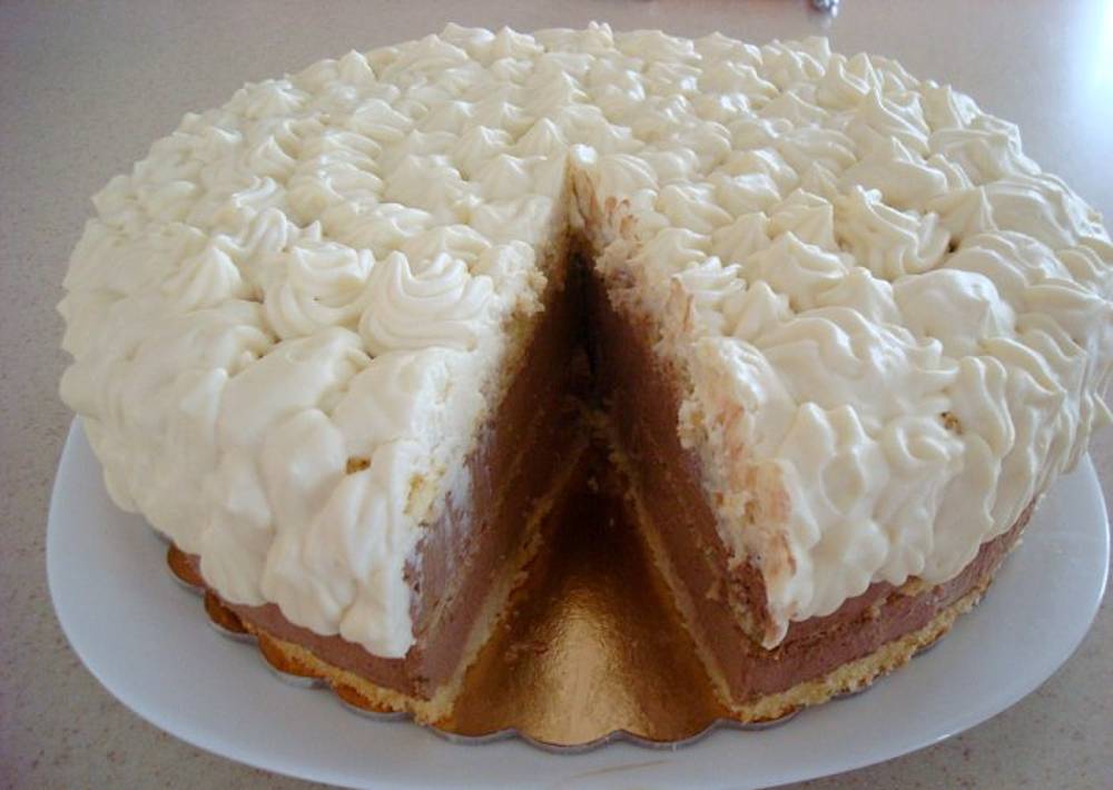 Tort delicios cu cafea și frișcă - foarte simplu de făcut și super gustos