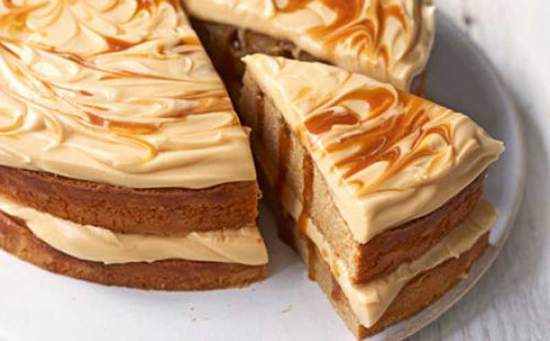 Prăjitură pandispan cu cremă de caramel - apetisantă si gustoasă