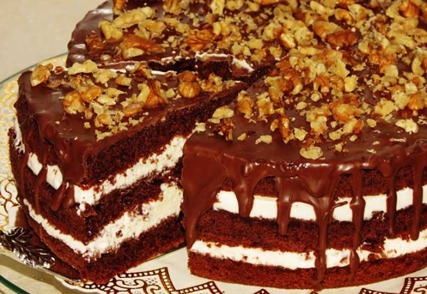 Un deliciu perfect pentru a surprinde - Tort de biscuiti cu 2 feluri de ciocolată