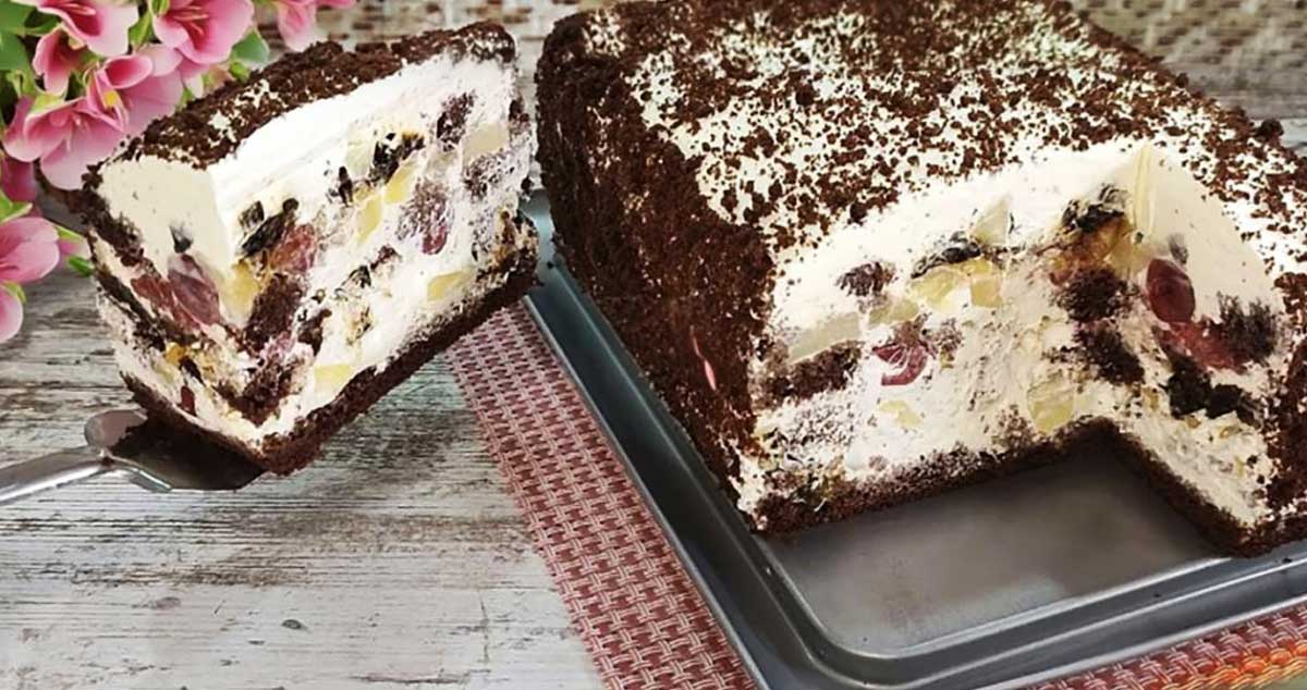 Tort cu cremă delicioasă și fructe: Dintr-o tavă