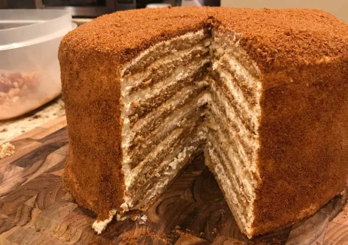 Tort fin și delicios cu miere - Rețetă rusească