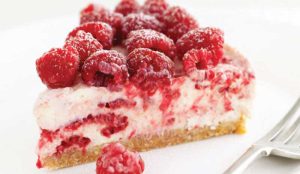 Tort Raffaello cu zmeură - un adevărat deliciu cremos și răcoritor