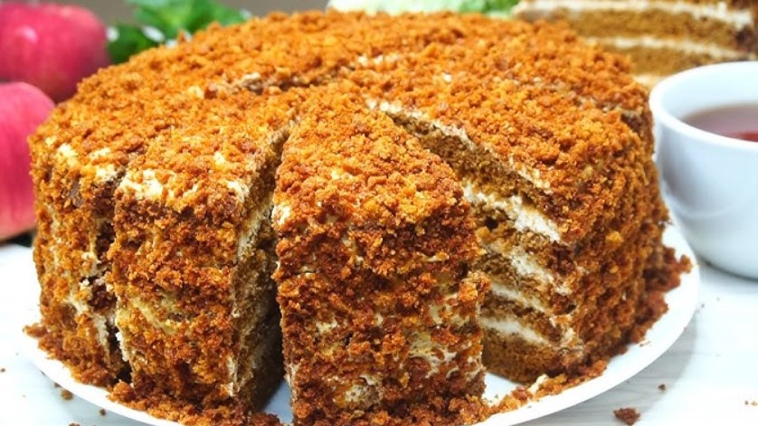 Tort din miere - Pentru gospodinele ce vor o prăjitură gustoasă și foarte simplă. Perfectă pentru zilele leneșe