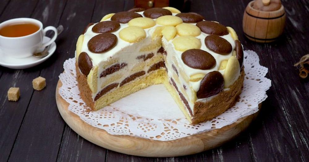 Tort delicios cu fursecuri pregătite in casa. Un desert cu un aspect plăcut și un gust deosebit