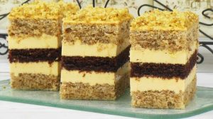 Tort parfumat cu blat de cacao și cremă de lămâie – are un gust minunat!