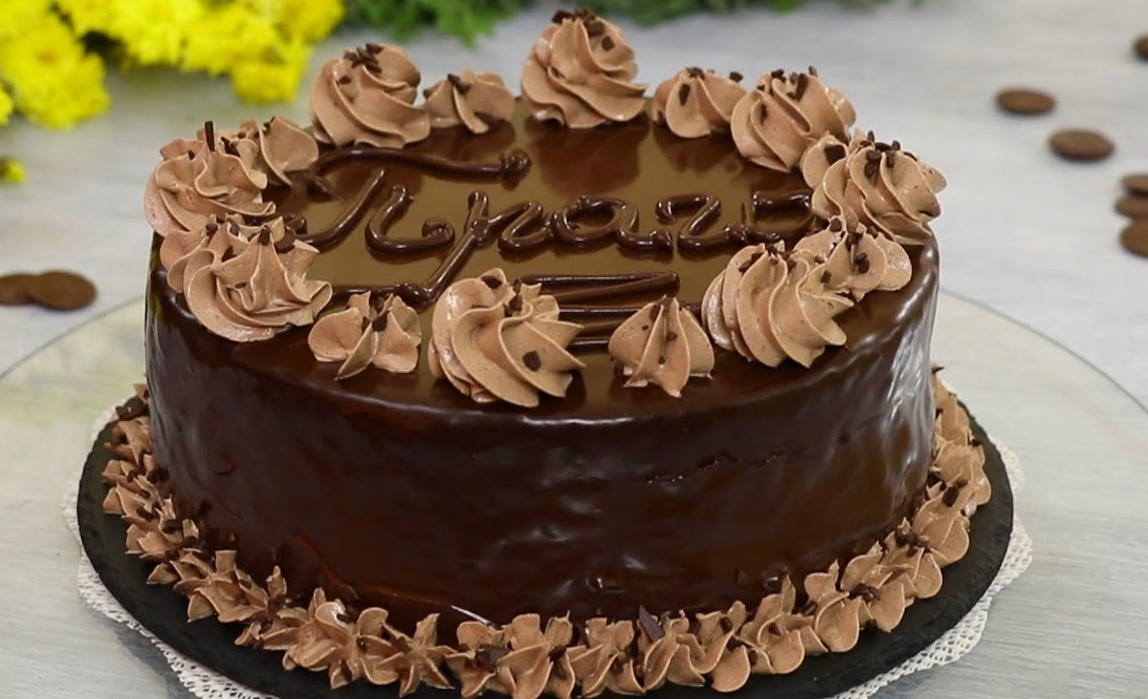 Tort cremos cu ciocolată