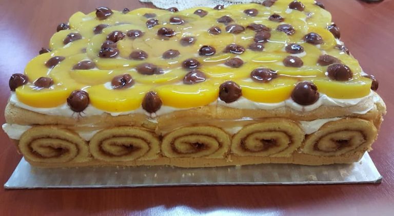 Acesta este tortul pe care l-am pregătit de ziua soțului meu. A cerut un tort diferit