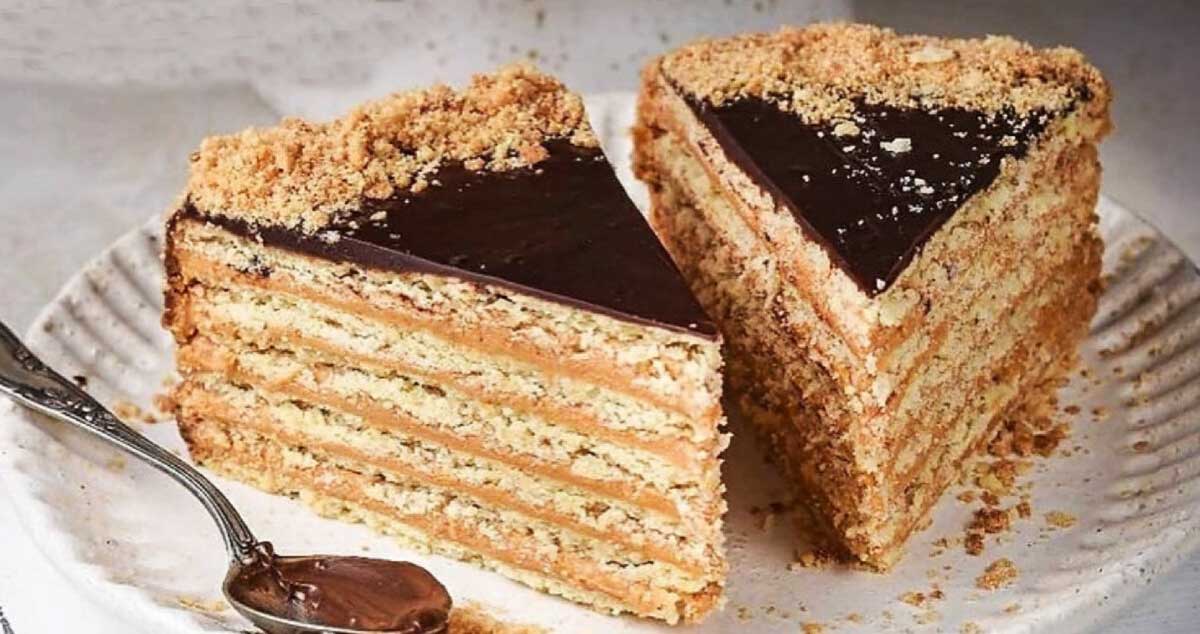 Tort Tania – cu foi fragede și cremă de lapte condensat fiert. Un DELICIU!