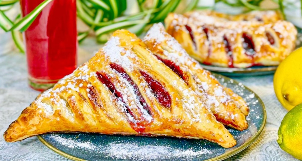 Plăcințele în formă de triunghi - Sunt delicioase! Iată cum se fac