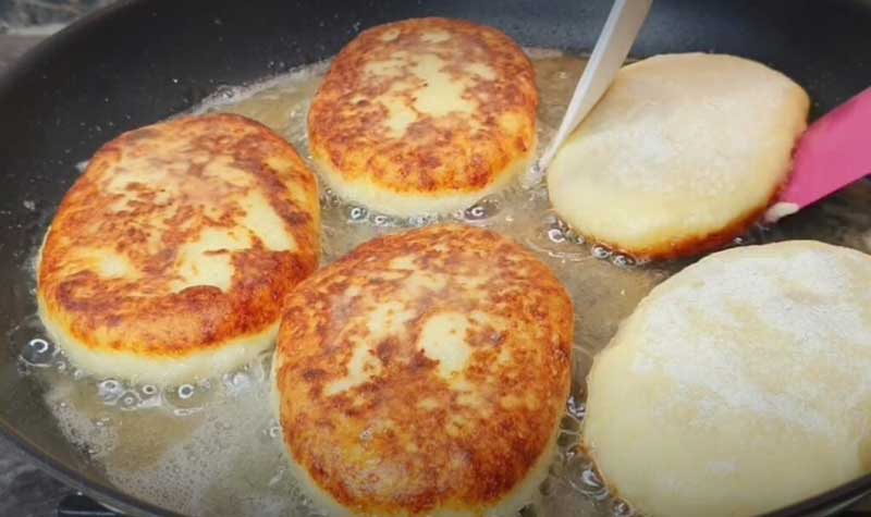 Turtițe din cartofi umplute cu ton – incredibil de gustoase