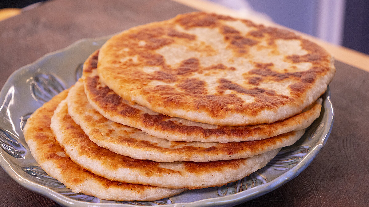 Turte la tigaie cu aluat pe bază de chefir