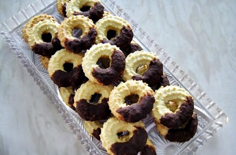 Fursecuri de Casă în 2 Culori - Cu Vanilie și Ciocolată