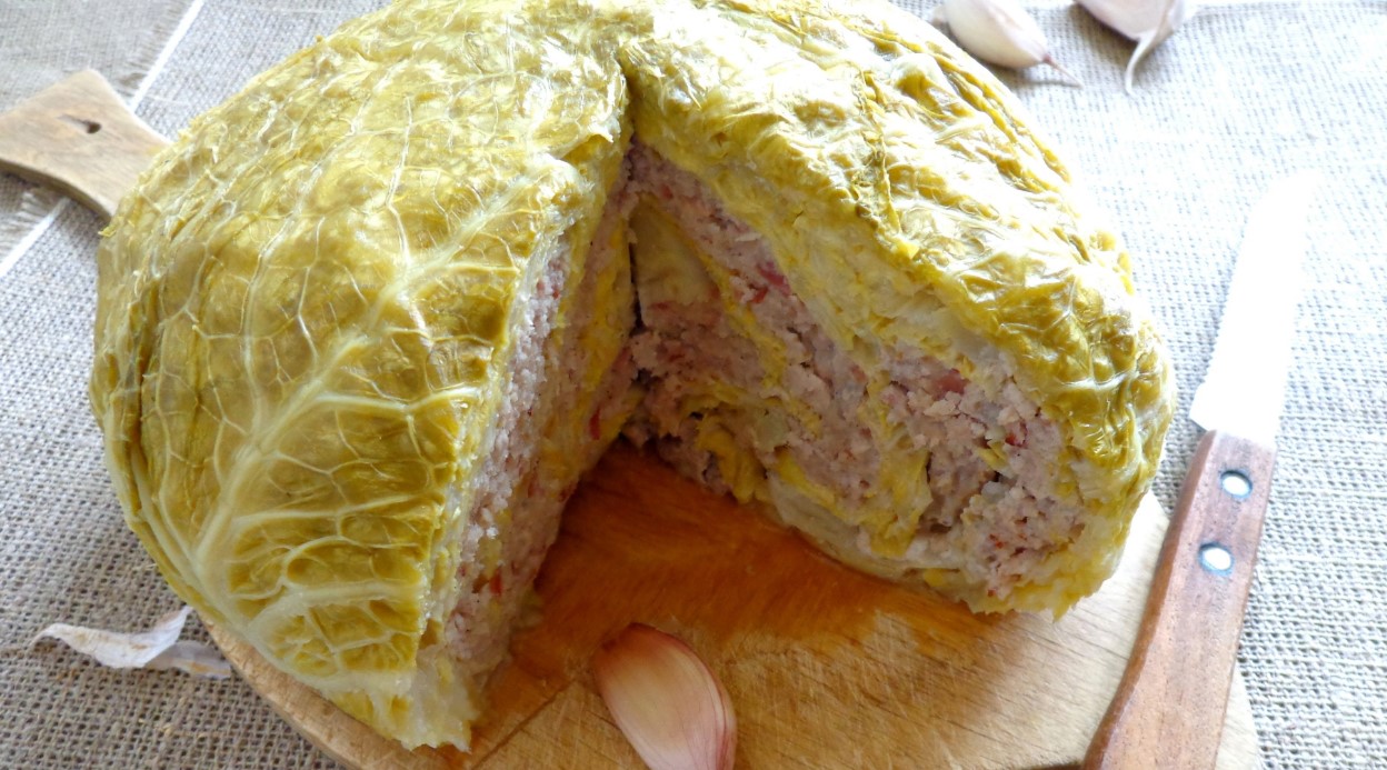 Varză cu carne tocată - Un aperitiv delicios