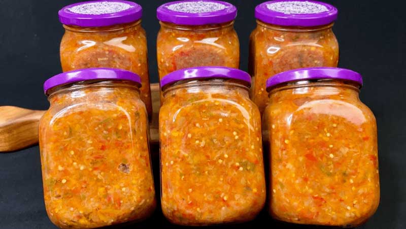 Zacuscă de vinete: în fiecare toamnă fac câte 30 de borcane. Foarte buna!