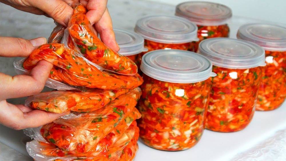 Zarzavat pentru ciorbe și supe - 2 metode prin care poți să păstrezi legumele și ierburile proaspete și aromate peste iarnă