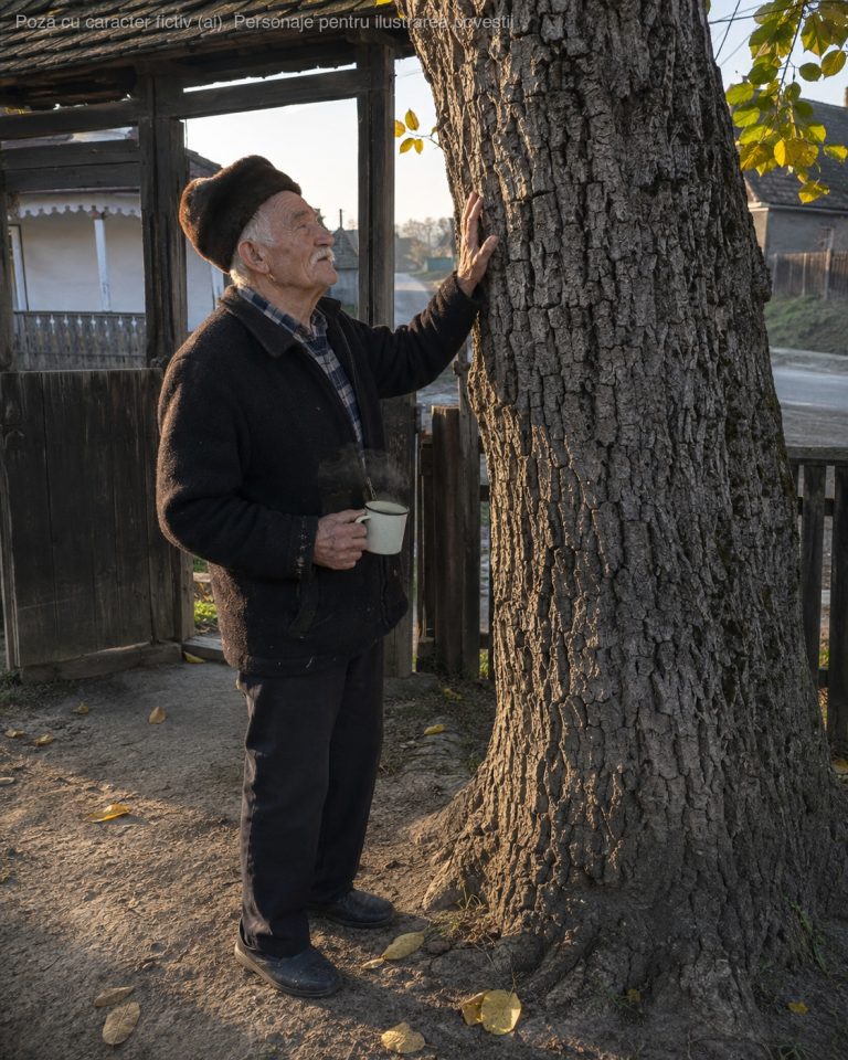 Bunicul a plantat nucul din fața porții în 1956 și, din prima zi, îl striga „tovarășe" - iar când l-am întrebat de ce, mama a zâmbit și mi-a spus că e singurul tovarăș care nu l-a turnat niciodată la Securitate…